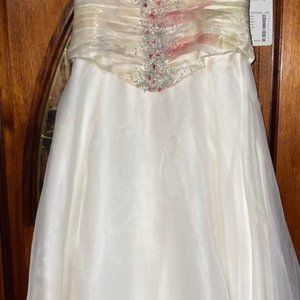 FORMAL...  sz 10.  NEW WITH TAGS..  in good condition.  STUNNING...   DEMETRIOS